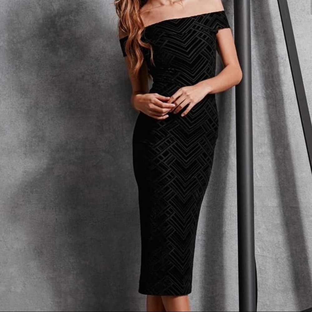 Dress the Population Velvet Zigzag Dress